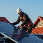 Jak montować panele fotowoltaiczne? Metody i techniki instalacyjne.